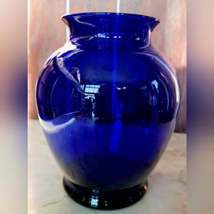 Beautiful Vintage Cobalt Blue Glass Vase